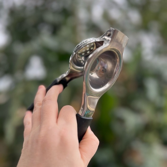 IKEA SYLVASS Lemon Squeezer - Durable Stainless Steel with Ergonomic Grip - Picture 9 of 14